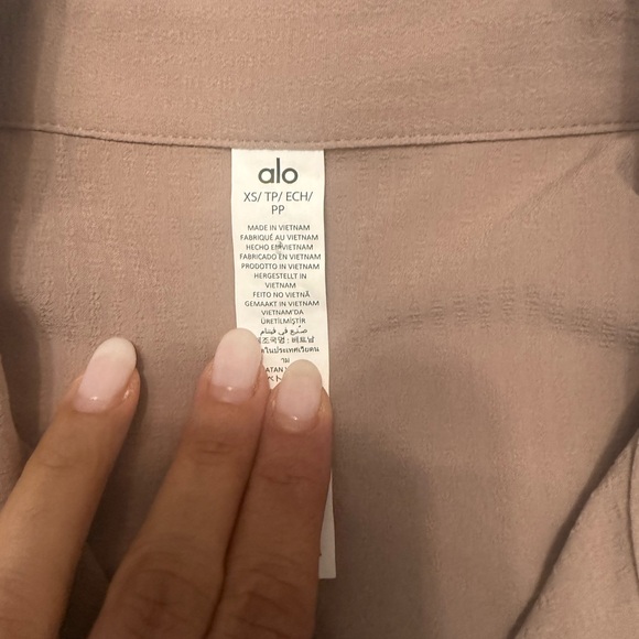 ALO Yoga Dreamscape Button Down Long Sleeve - Picture 6 of 9